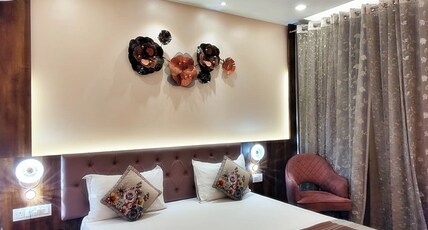 Hotel Luxuria Room Type - Luxury King Room