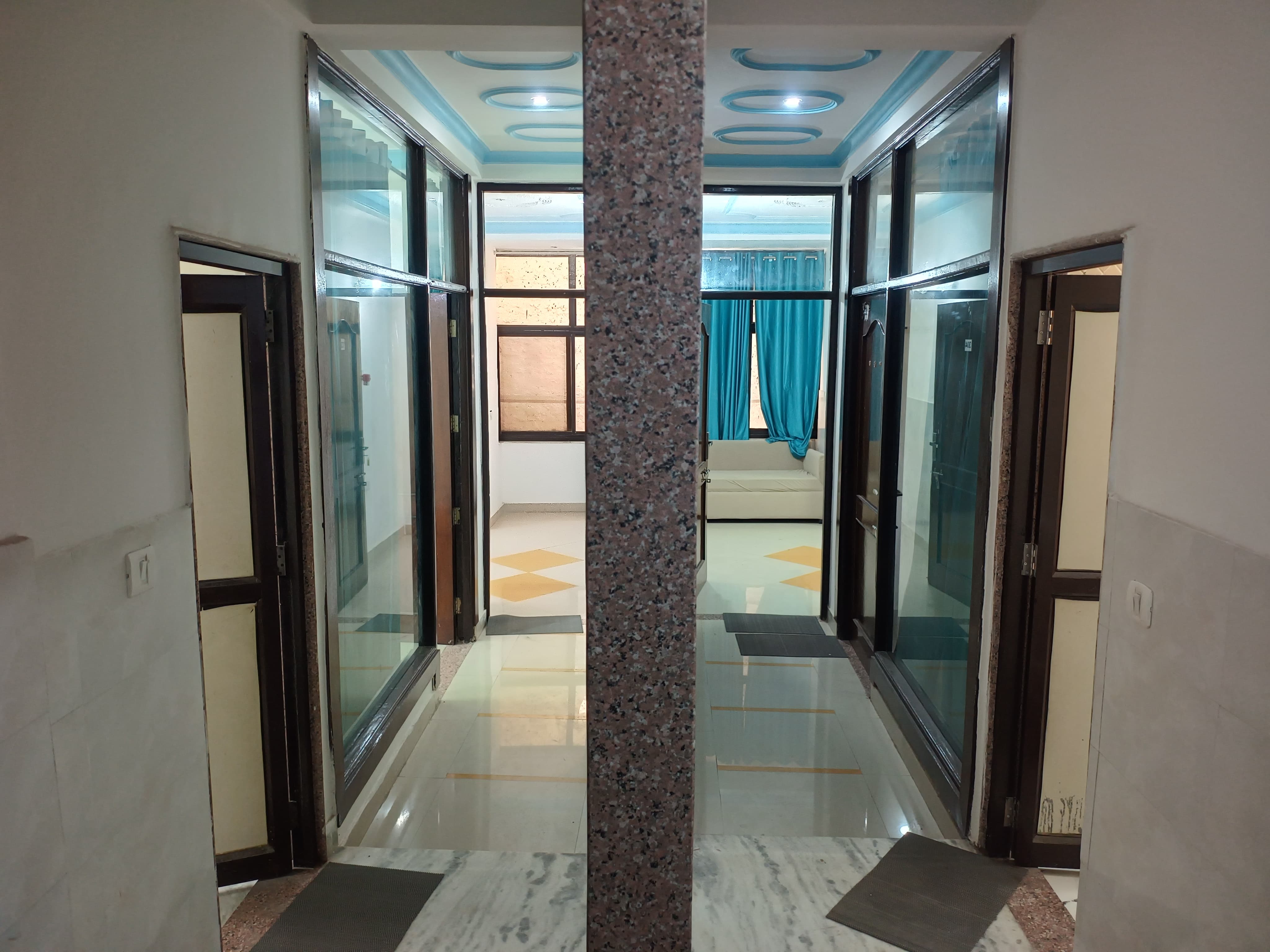 Vrindavan Bunk Hostel by Shiva - 5min Walk from Prem Mandir - Tap to explore photos