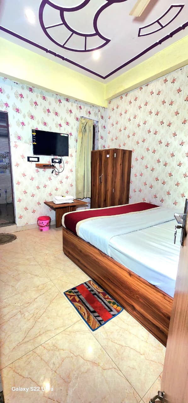 Hotel Rudra Paradise - Tap to explore photos