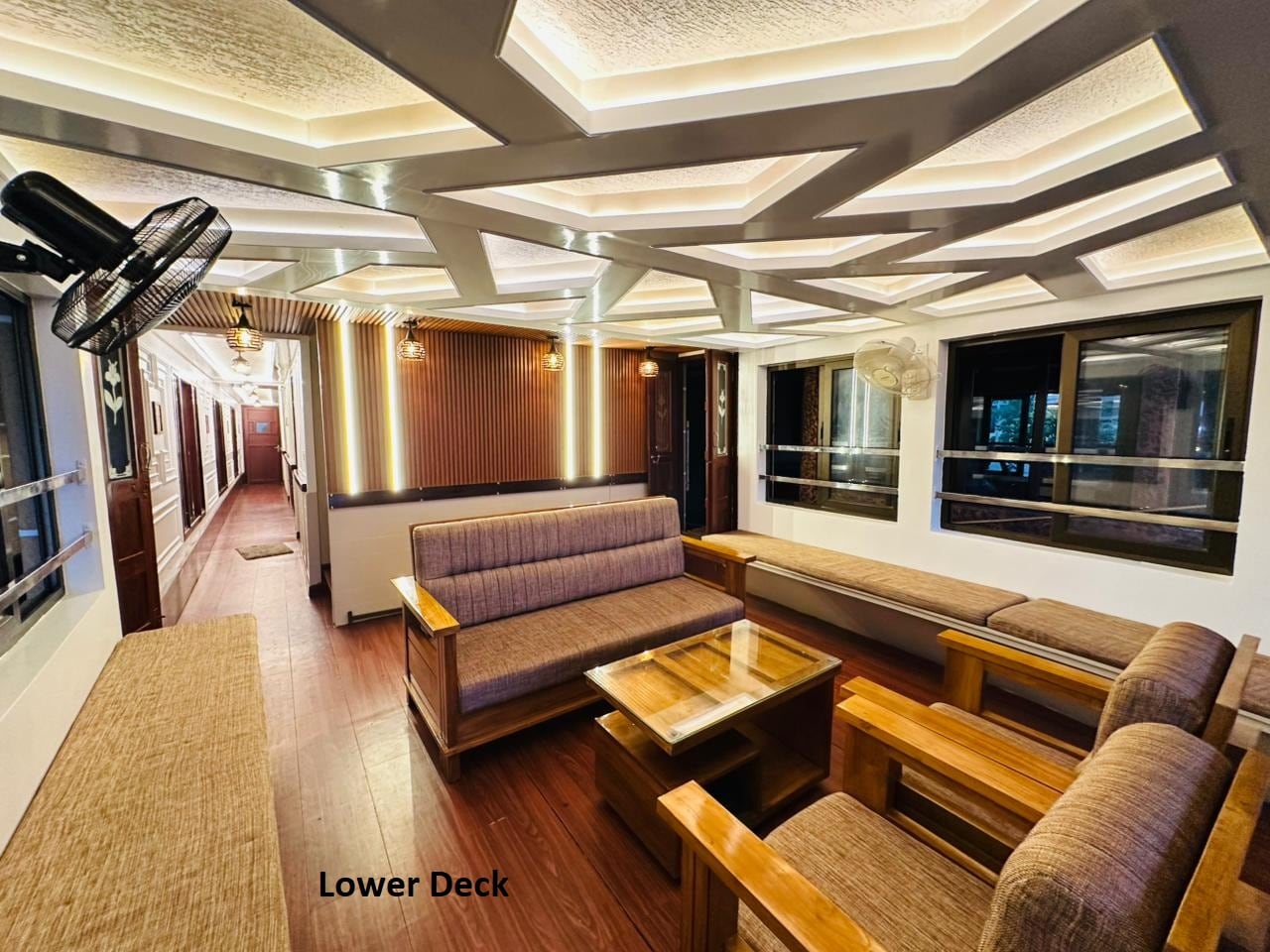 Gold River Sunwaves HouseBoat - Tap to explore photos
