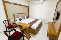 Hotel Aadi Mata and banquets