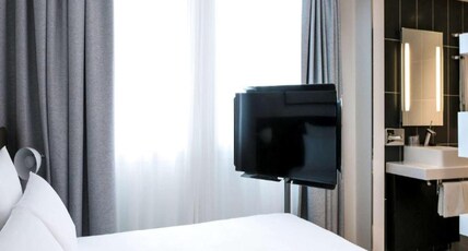 Novotel Suites Paris Expo Porte de Versailles Room Type - Executive Suite - 1 double bed and 1 double sofa bed