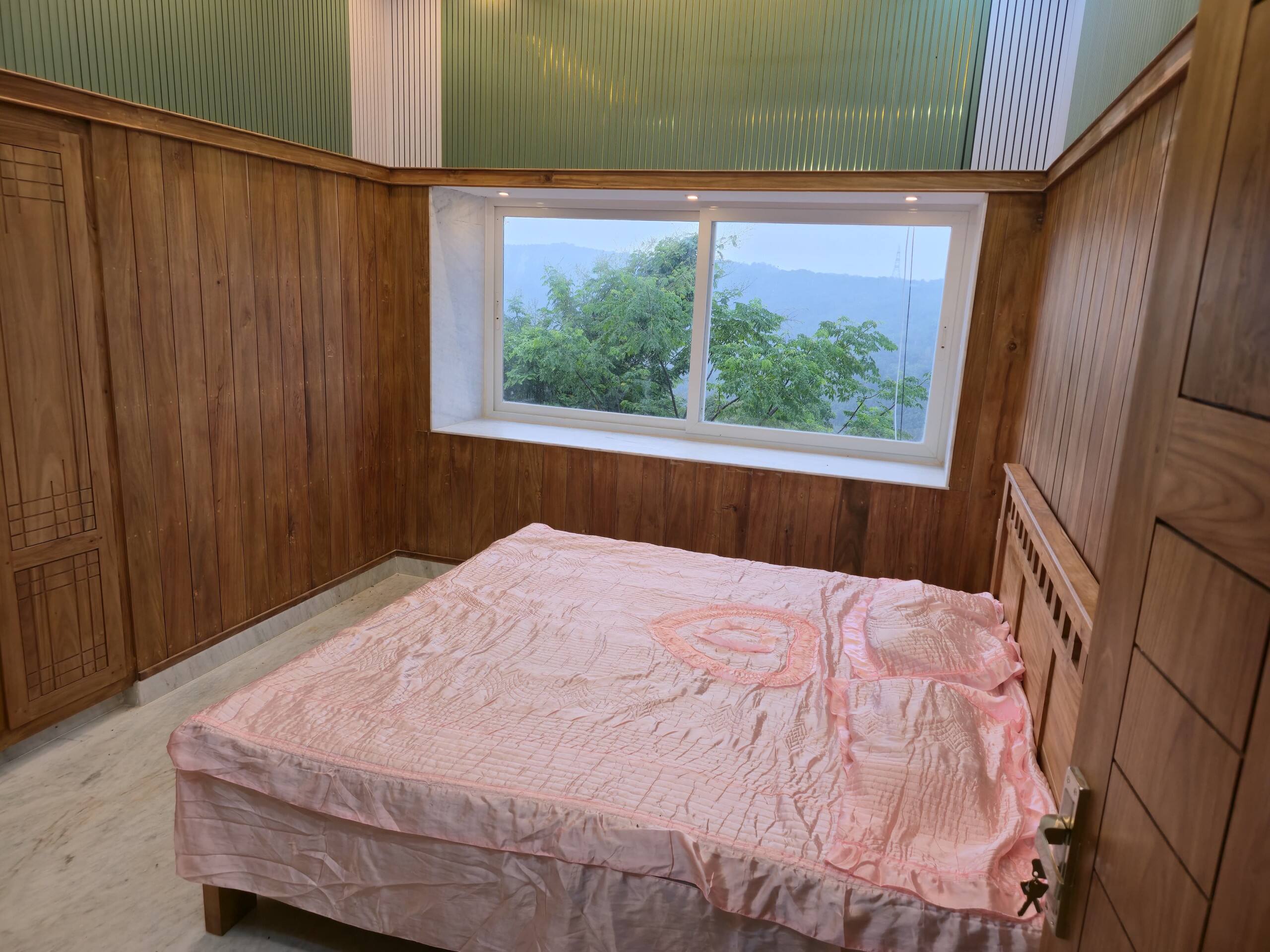 RAZI' HILL VIEW HOME STAY - Tap to explore photos