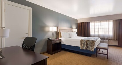 Best Western Mountain View Inn Room Type - Suite-1 King Bed, Non-Smoking, Whirlpool, Microwave And Refrigerator, Wireless High-Speed Internet, Best Western Mountain View Inn Room Type - Suite-1 King Bed, Non-Smoking, Whirlpool, Microwave And Refrigerator, Wireless High-Speed Internet,