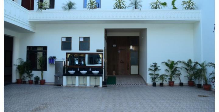 Hotel Galaxy Inn VKIA Sikar Road - Tap to explore photos