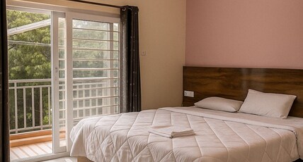 Happy Holiday Inn -Pondicherry Room Type - Deluxe Room Happy Holiday Inn -Pondicherry Room Type - Deluxe Room