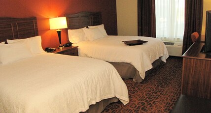 HAMPTON INN SUITES JAMESTOWN ND Room Type - 2 QUEEN BEDS NONSMOKING