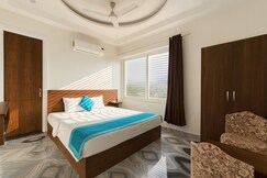 Hotel Yog Safari, Behind Parmarth Niketan