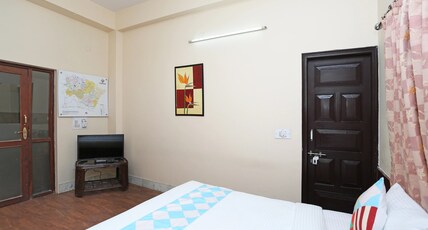Divine Paradise Stay | WIFI | CAFE Room Type - Standard Room 4