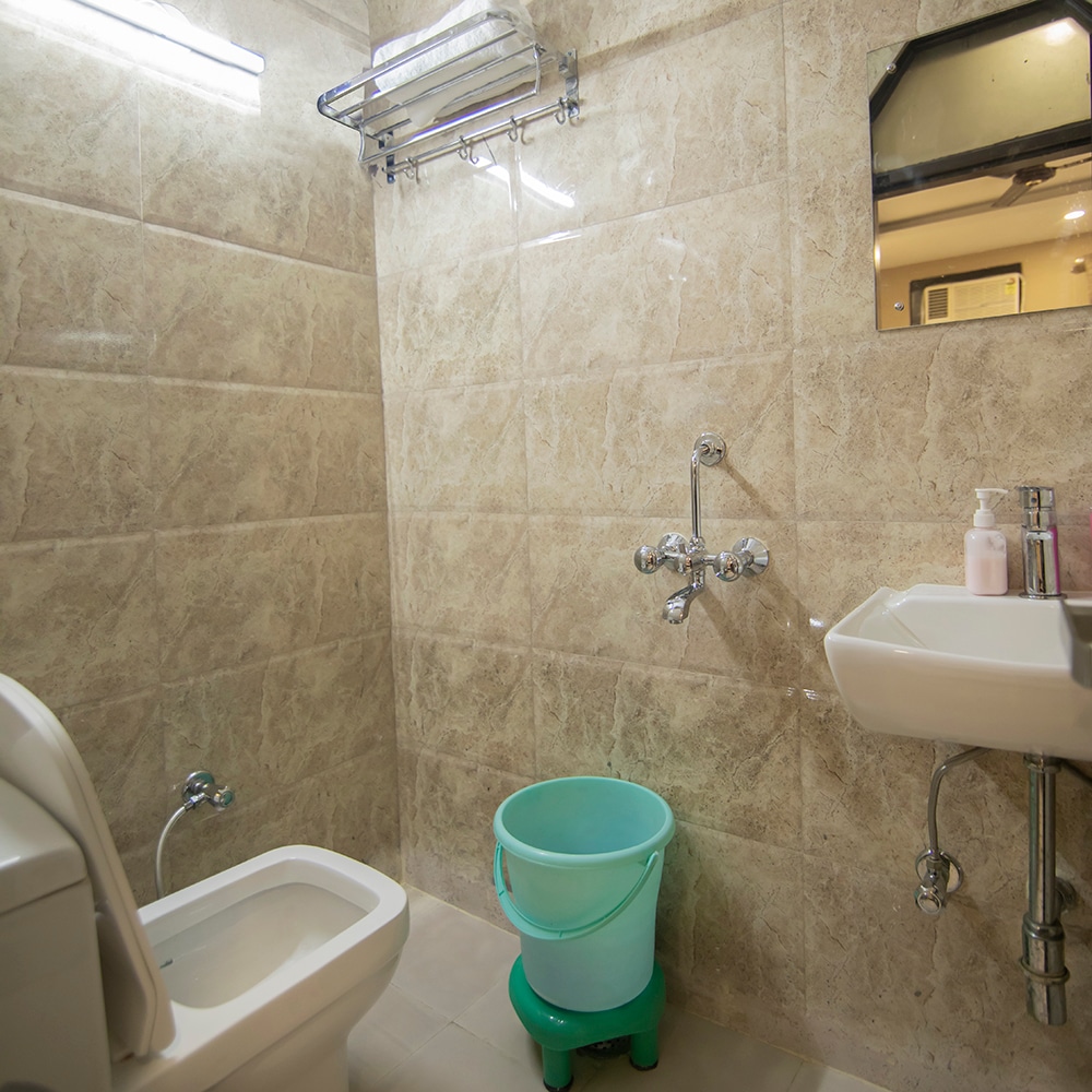 Hotel Siddharth 5 mins from NDLS Railway Station - Tap to explore photos