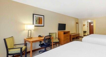 Best Western Kiva Inn Room Type - 2 King Beds, Non-Smoking, High Speed Internet Access, Microwave, Refrigerator, Oversized Room, Conti Best Western Kiva Inn Room Type - 2 King Beds, Non-Smoking, High Speed Internet Access, Microwave, Refrigerator, Oversized Room, Conti