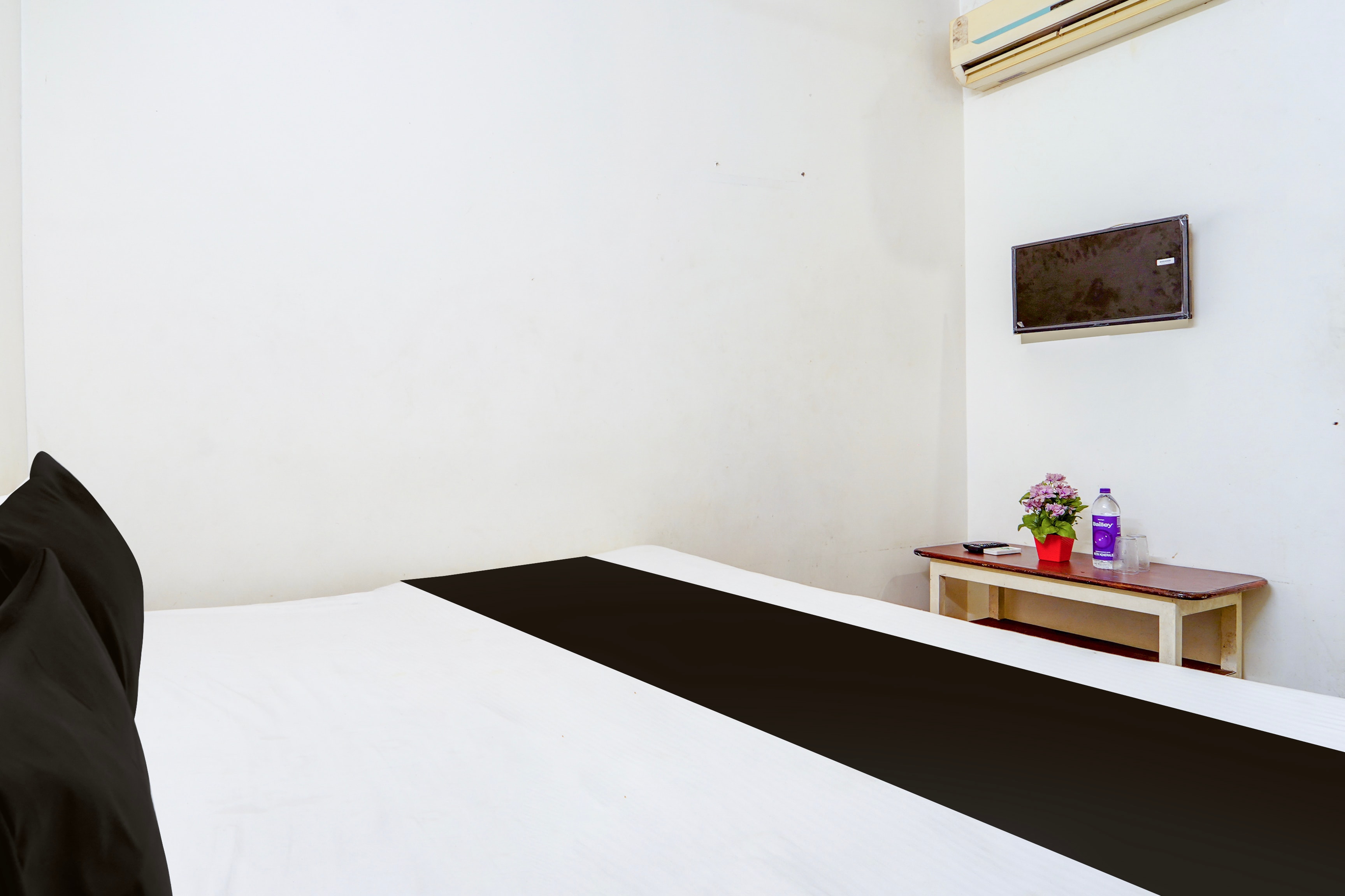 Hotel O Classic Grand Residency - Tap to explore photos