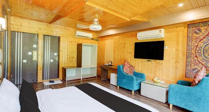 Palette Hotel Regency Valley View Pahalgam By CheckIn Room Type - Super Deluxe Room