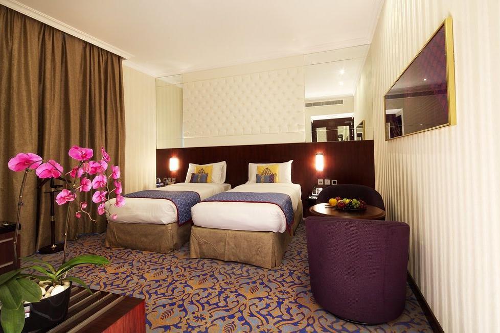 Raviz Center Point Hotel Bur Dubai - Tap to explore photos