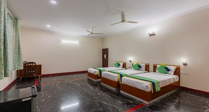 Treebo Akshaya Residency Room Type - Spacious Premium Room
