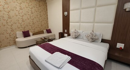Hotel Raj Palace Room Type - Deluxe Ac Room Hotel Raj Palace Room Type - Deluxe Ac Room