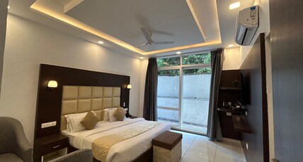 Mountain Midst | Rooms with Balcony Room Type - Valley View