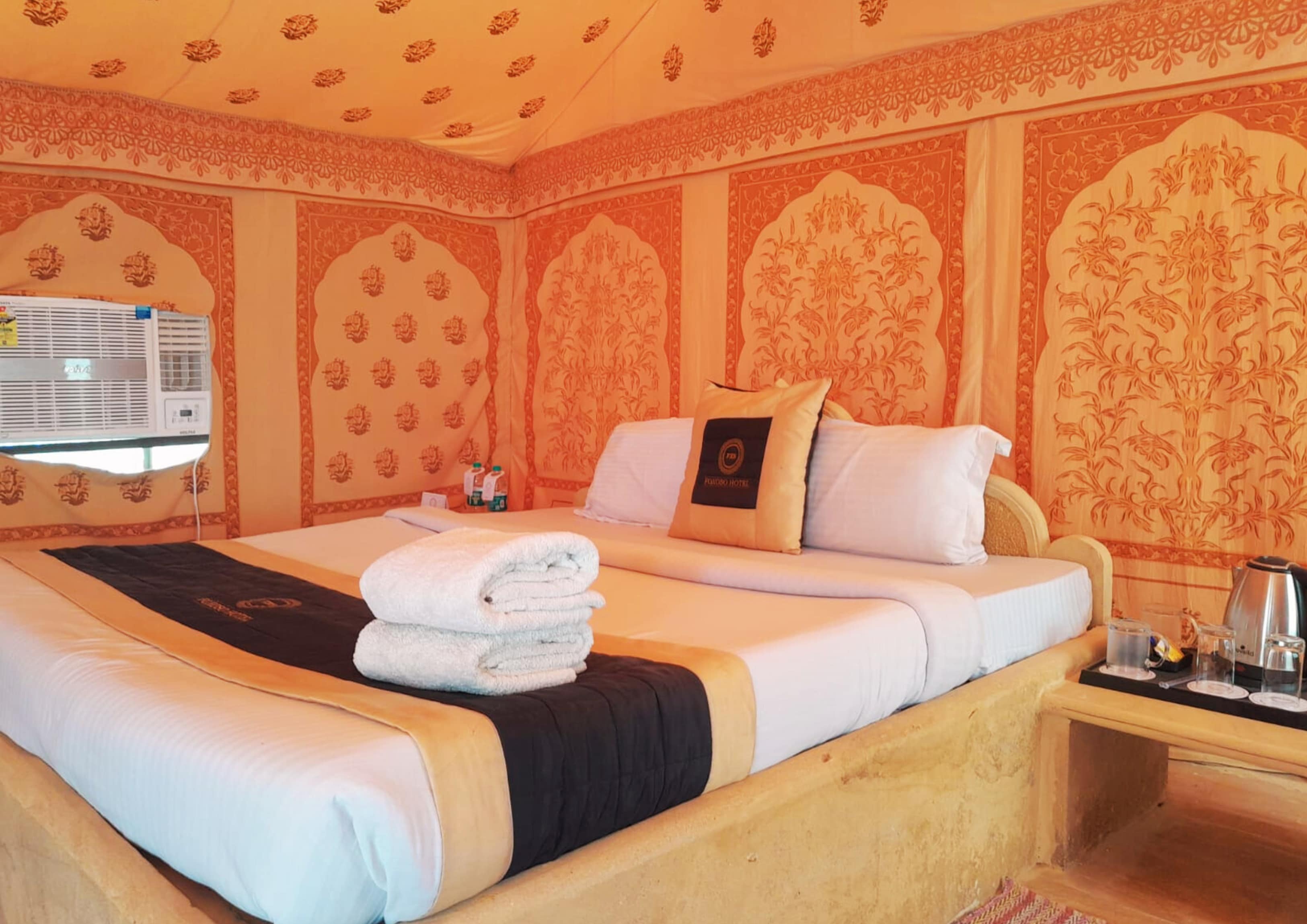 Foxoso Desert Luxury Camps - Tap to explore photos