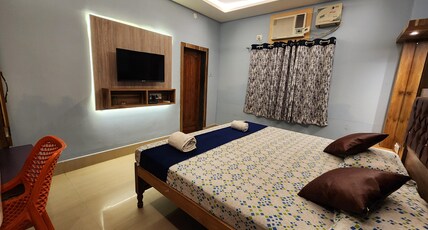 Anarkali Vibes Room Type - Classic AC Room ( Free Railway Station Drop)