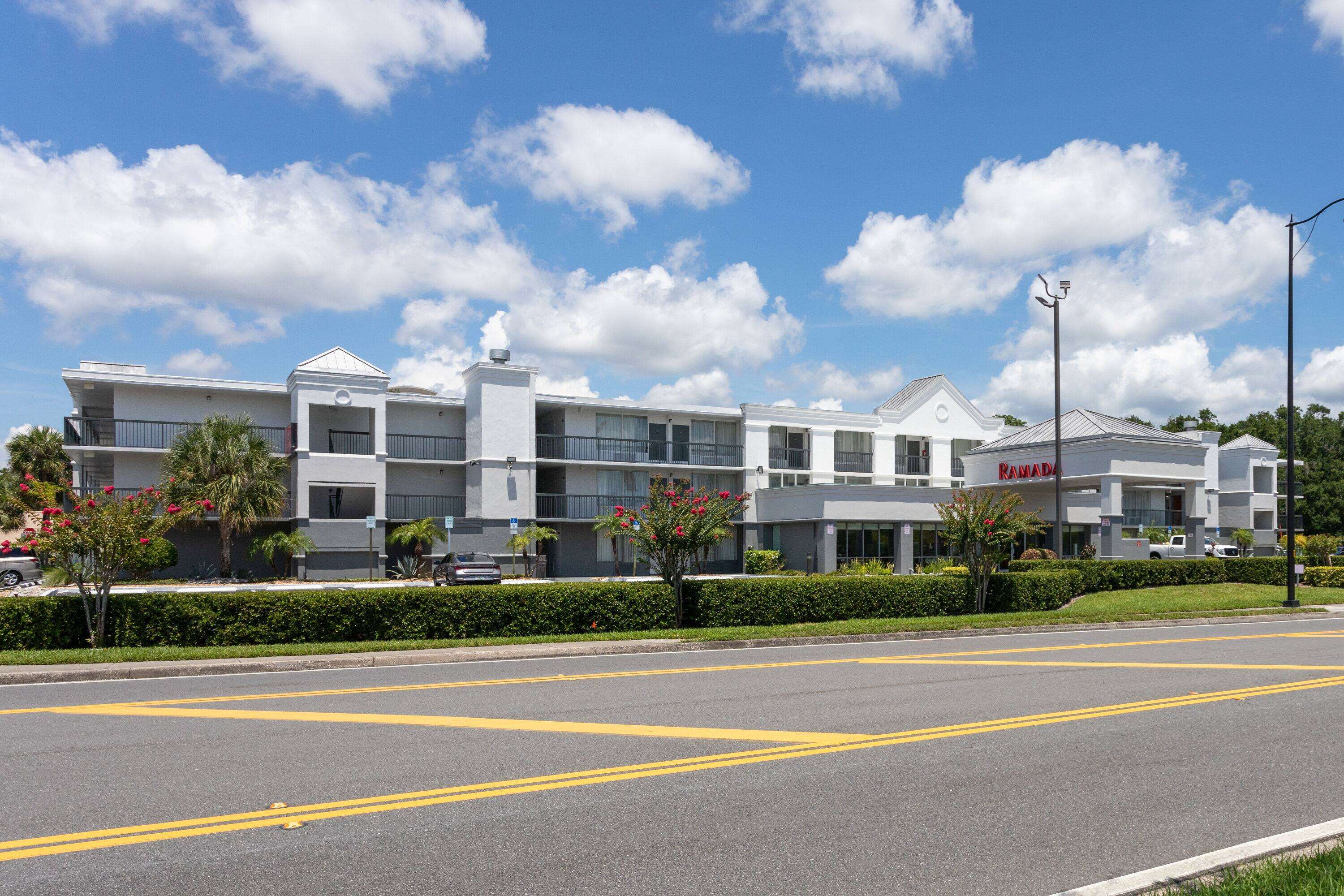 Ramada by Wyndham Altamonte Springs Near I-4 - Tap to explore photos