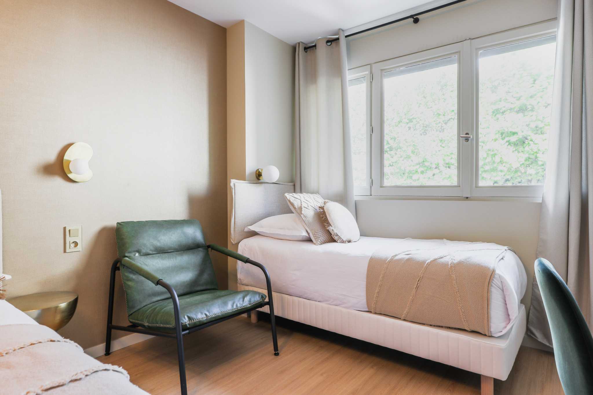 Modern Green Suites residence Meudon/Velizy - 10 - Tap to explore photos