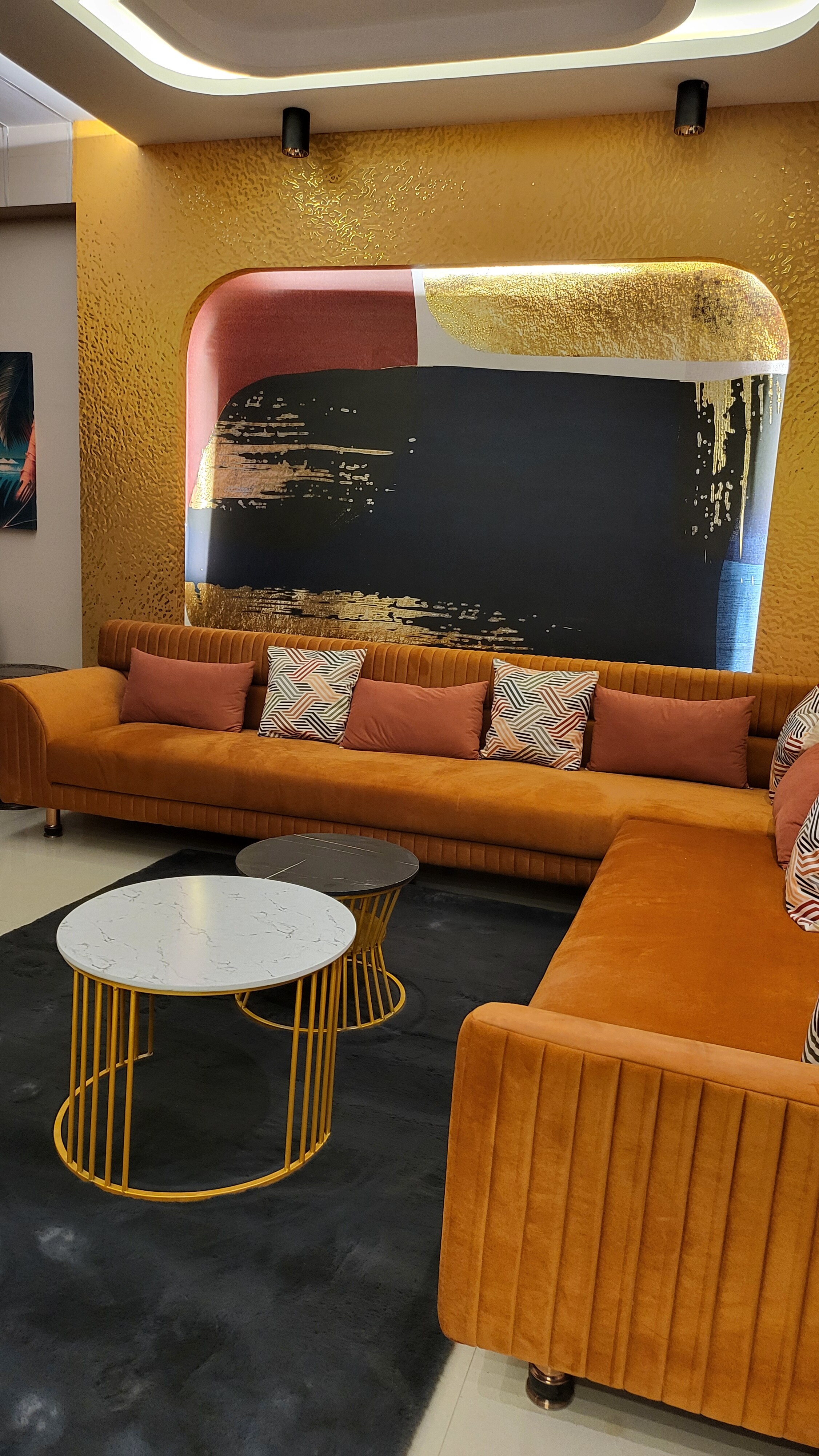 Wmanor - Tap to explore photos