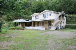 The Silver Oak Homestay | Rooms | WiFi | Parking