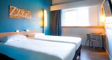 ibis budget Paris Porte de Pantin Room Type - TWIN - room with two single beds for up to 2 people