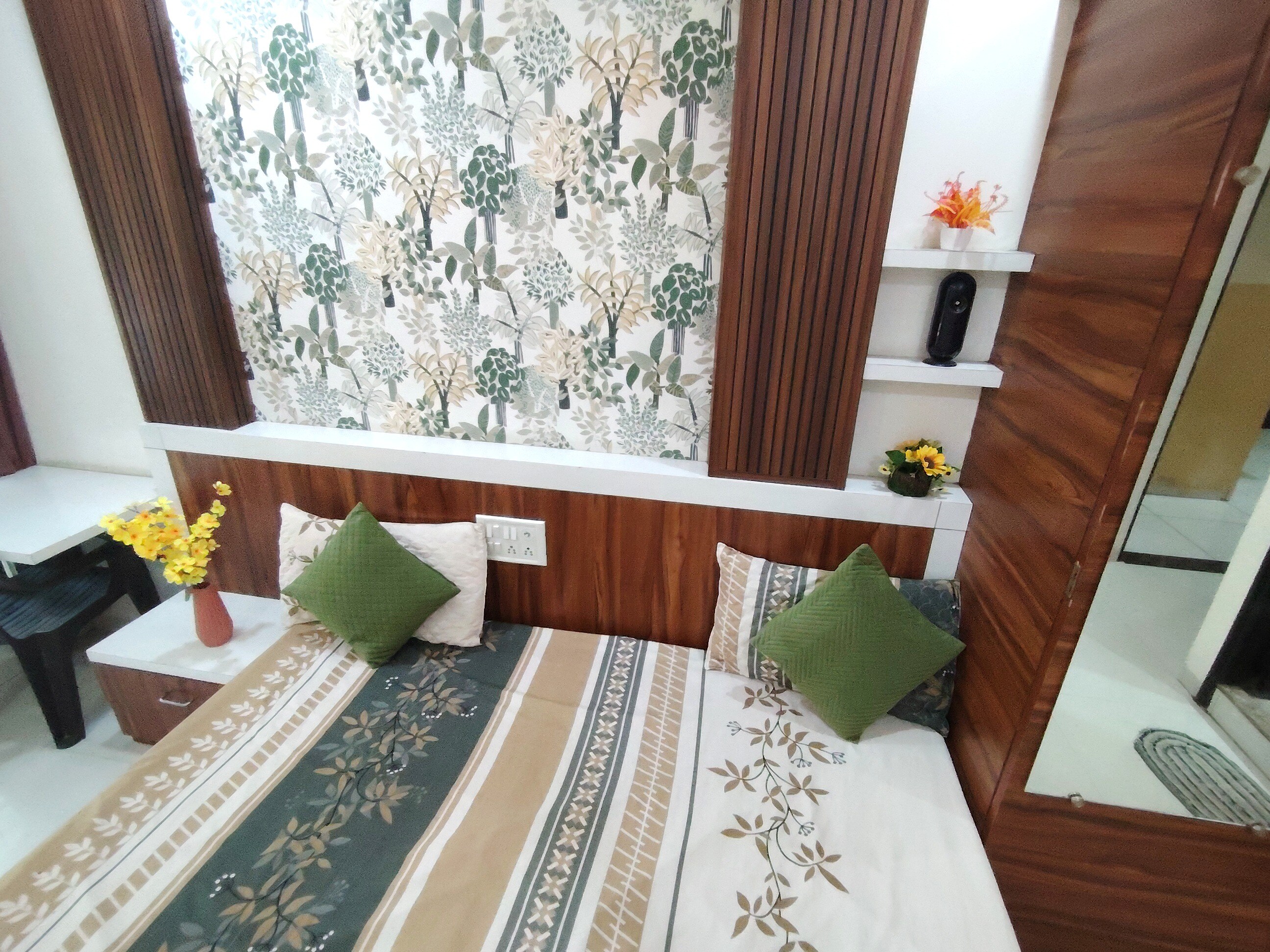 Aman Homes | Entire Studio Flats | Mahalaxmi Nagar - Tap to explore photos