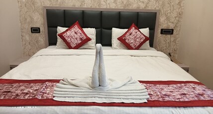 MAA AMBICA ROYAL HOUSE Room Type - Luxury Room with AirCondition MAA AMBICA ROYAL HOUSE Room Type - Luxury Room with AirCondition
