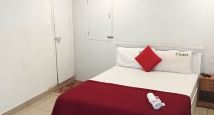 Redbell Suites - 50 Meter from Kottakkal Aryavaidyasala Room Type - Ac Deluxe