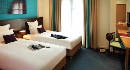 Mercure Hanoi La Gare Room Type - Classic room , city view- 2 single bed