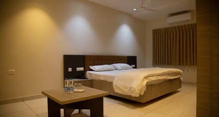 A-Comfort Hotel Room Type - Deluxe Room