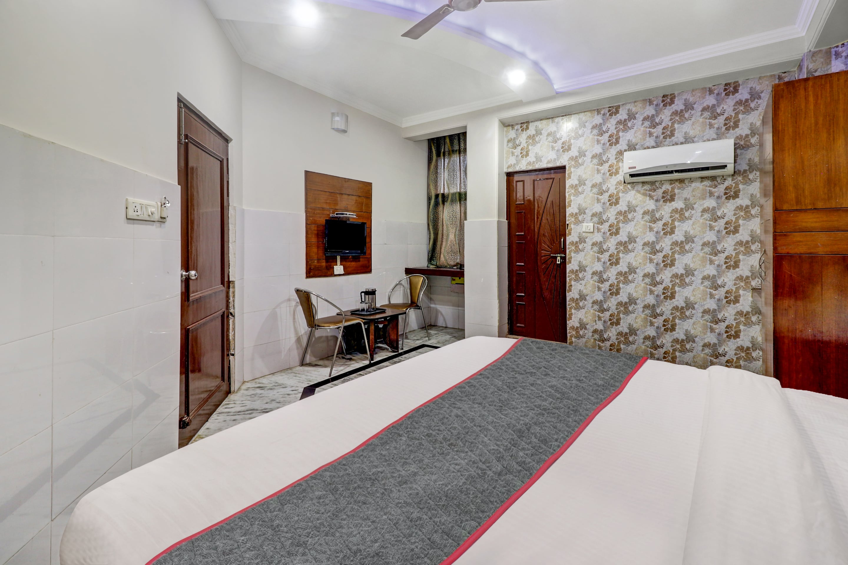 Hotel O ASA AGRA - Tap to explore photos