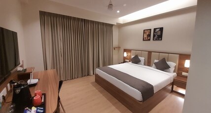 Hotel Krystal Room Type - Premium AC King Bed