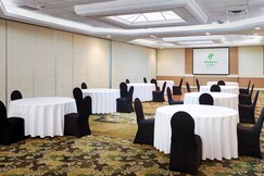 Holiday Inn & Suites OAKVILLE @ BRONTE