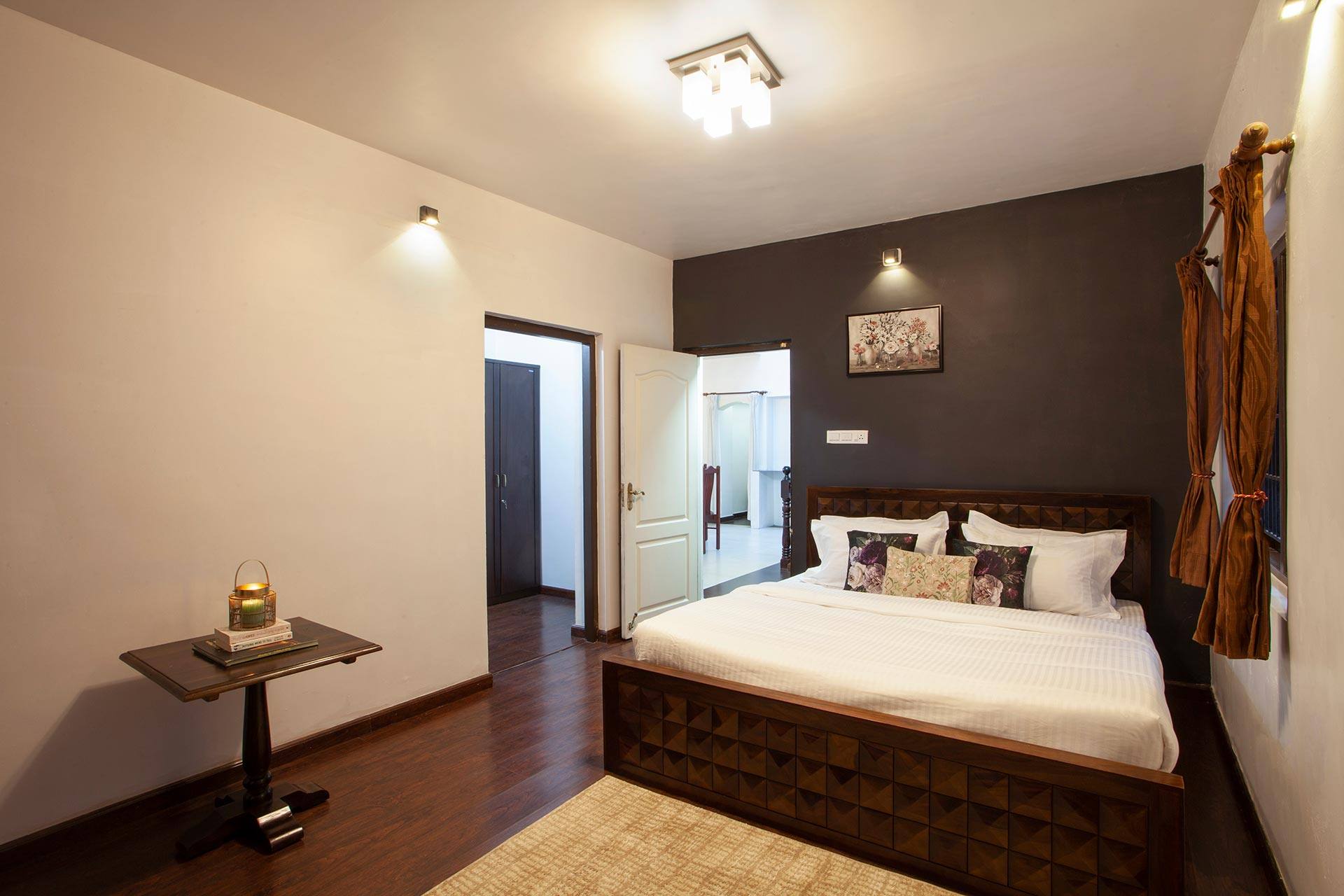 Peak Point Ooty Rooms In A Luxury Villa - Tap to explore photos
