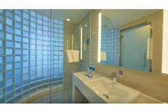 Holiday Inn Express Shenyang North Station, an IHG Hotel