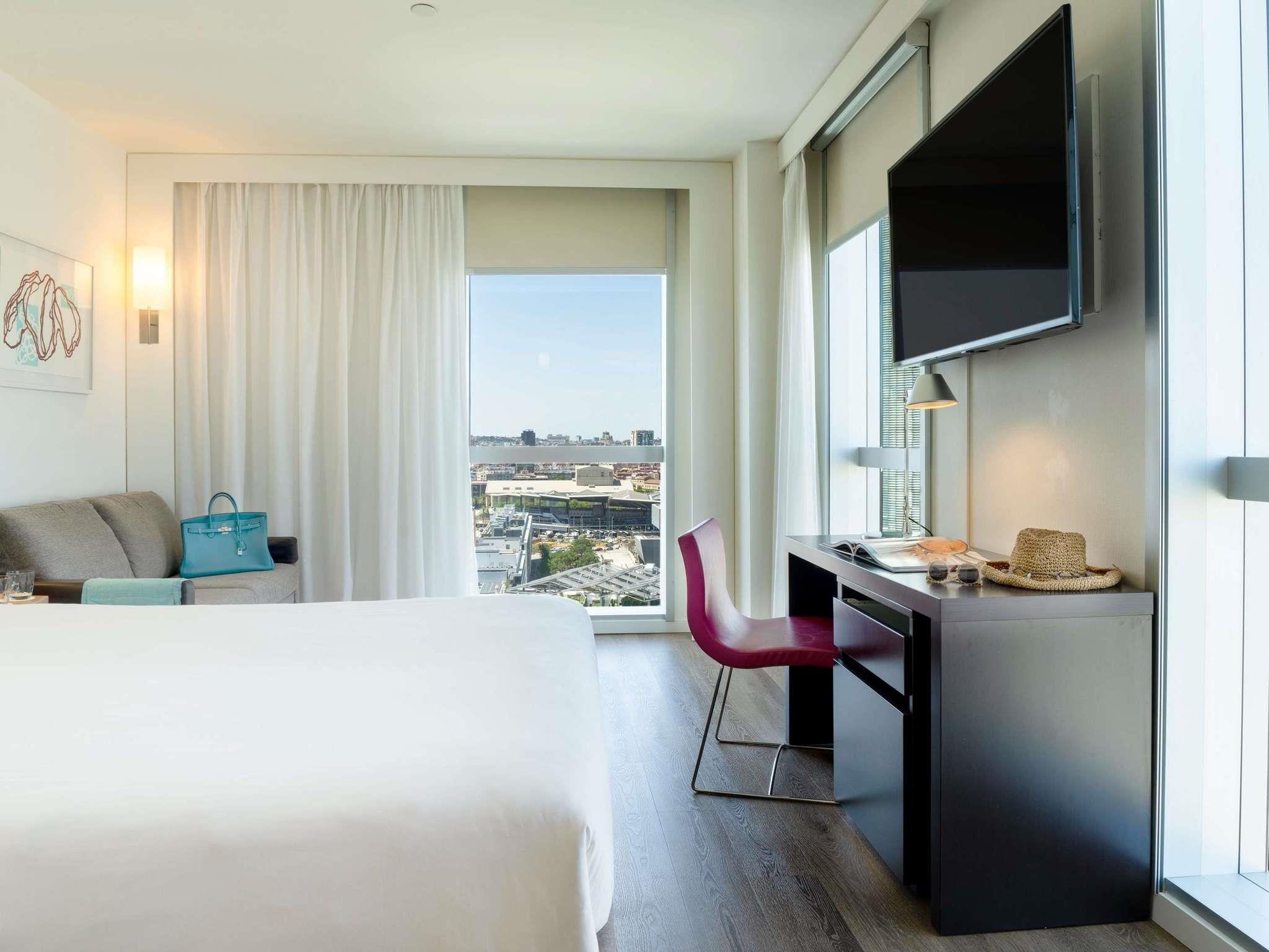 Novotel Barcelona City - Tap to explore photos