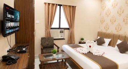 Hotel J K International Room Type - Deluxe Room