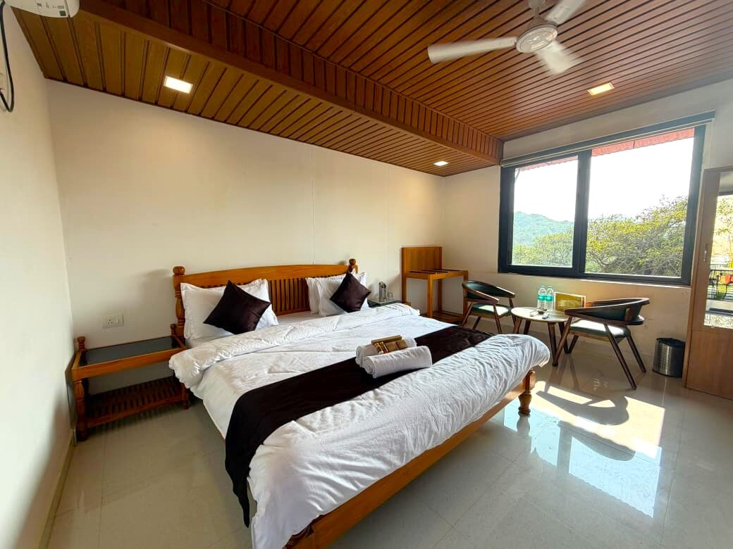 Hotel Sharna - The Laxman Niwas - Tap to explore photos
