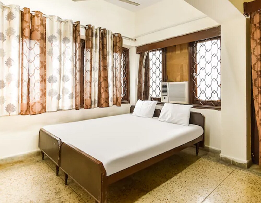 Hotel Ratan Palace - Tap to explore photos