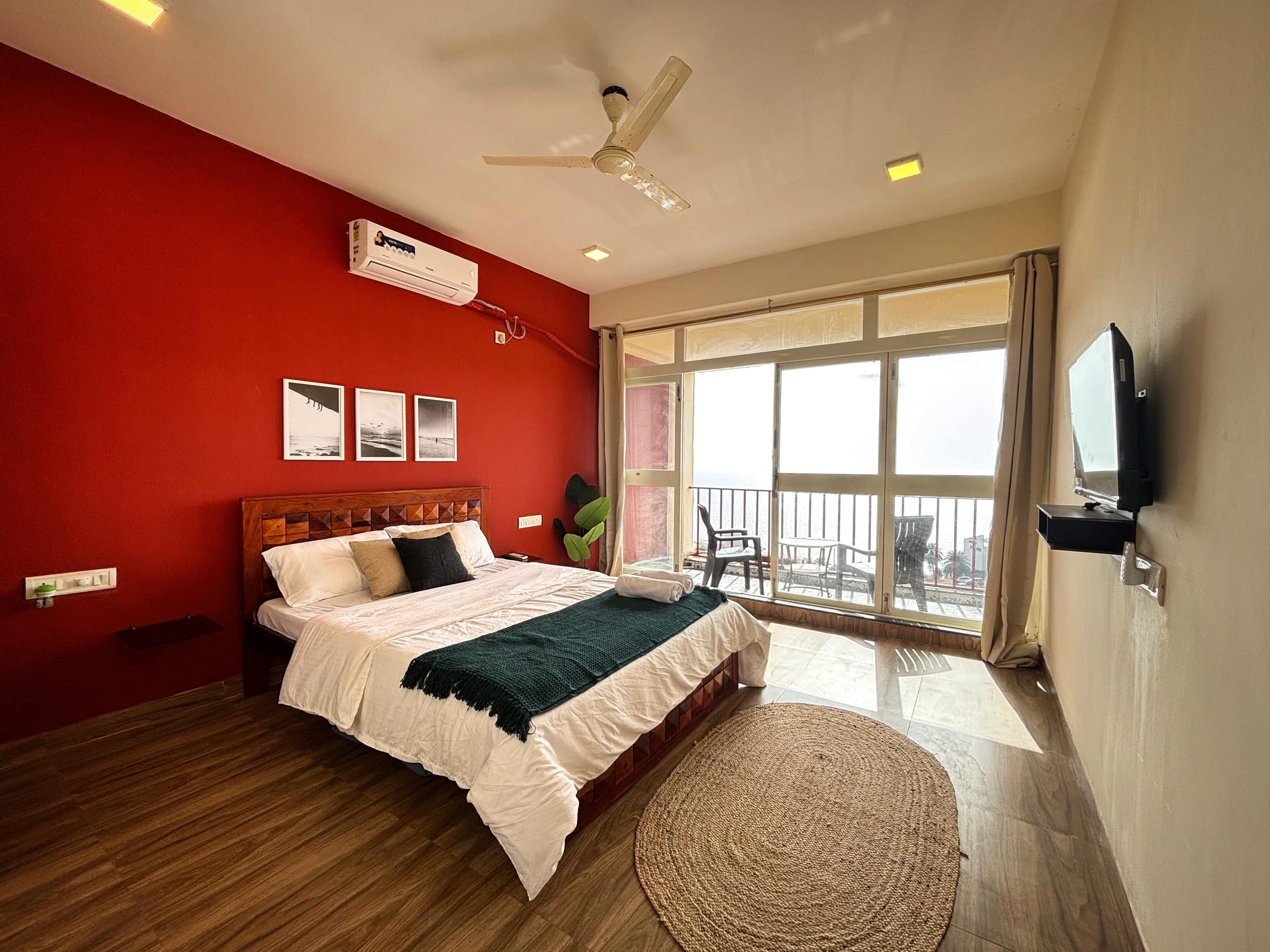 Oceanfront 2BHK with Breathtaking Sunset View - Tap to explore photos