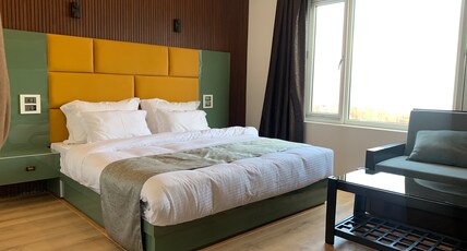 AR Villa and Cottage Room Type - Snow-peak view Deluxe Room
