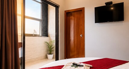 Hotel Seven Hill Inn Room Type - Deluxe Room