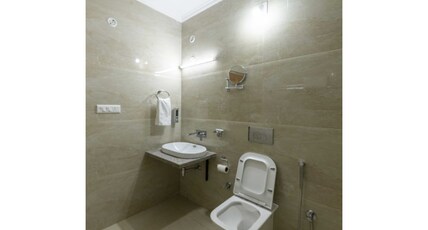 Dee Grand Marq Hotel Room Type - Semi Executive Room