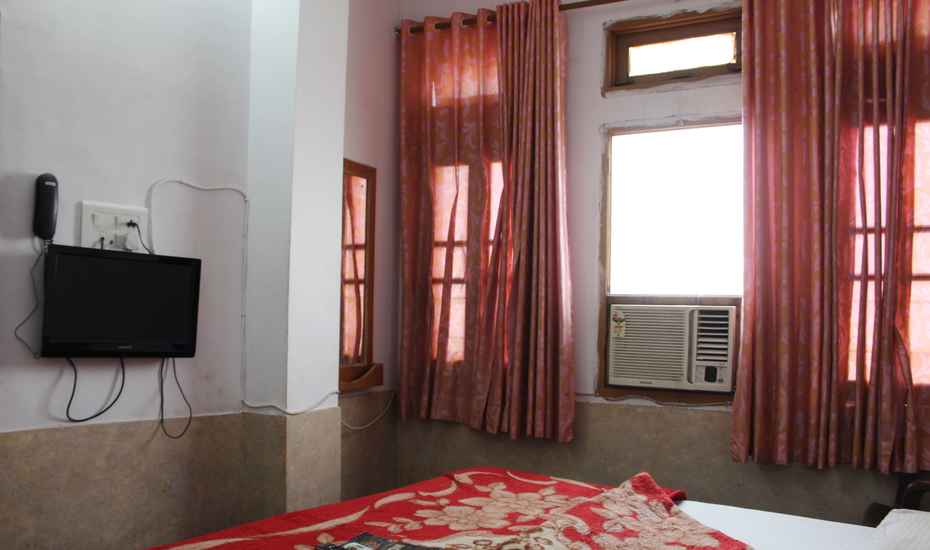 Hotel Shree Amrit Palace - Tap to explore photos