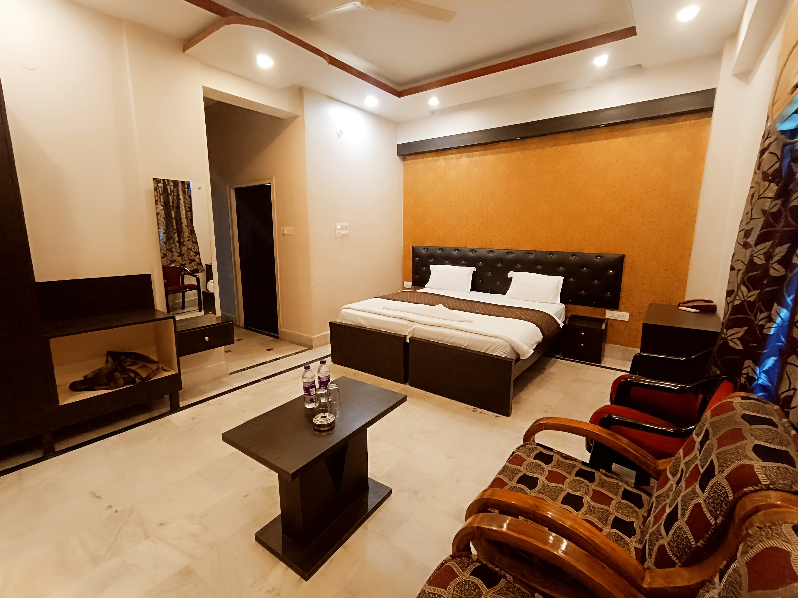 Hotel Ridhi N Sidhi - Tap to explore photos