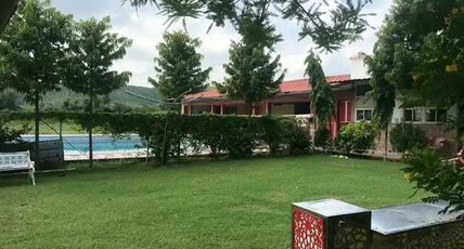 MID WAY RESORT Room Type - Deluxe Room (Tripple Bed)