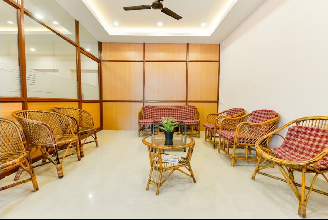 Thomson Regency - Tap to explore photos